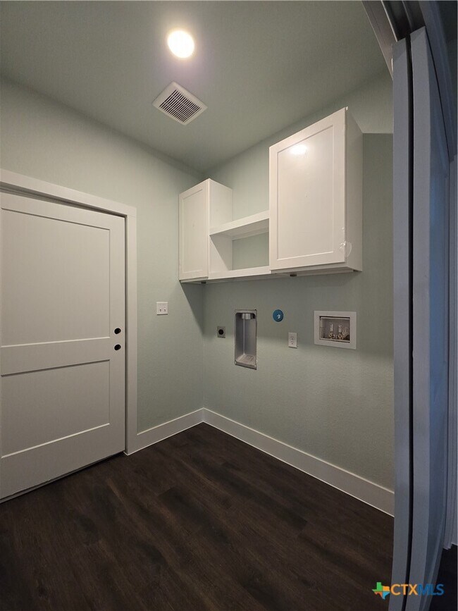 Building Photo - 206 Lewis Todd