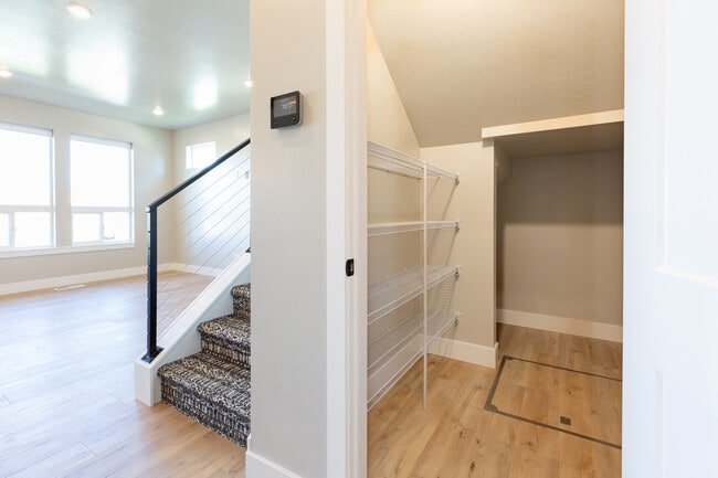 Building Photo - 5377 Remington Dr