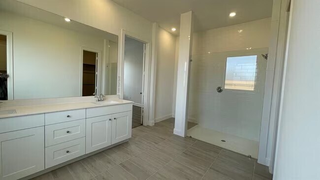 Building Photo - 4823 Avon Ridge Way