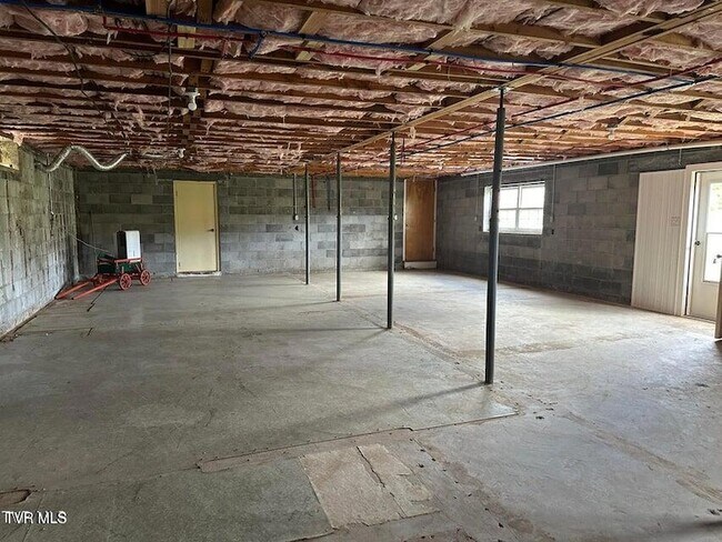 Building Photo - 3610 Warrensburg Rd