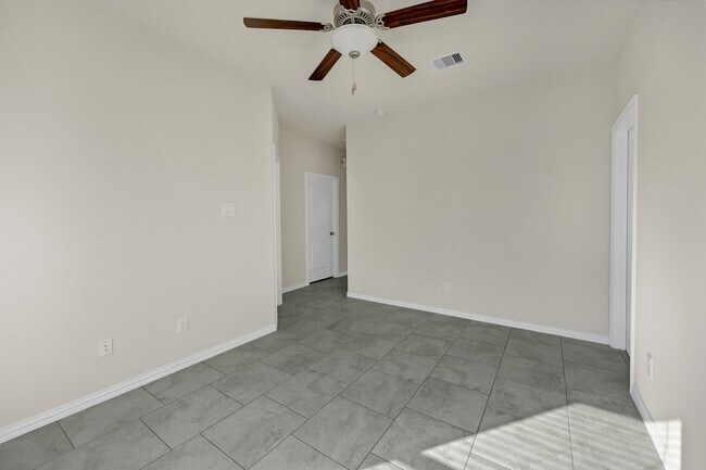 Building Photo - 2403 Dovetail Park Ln