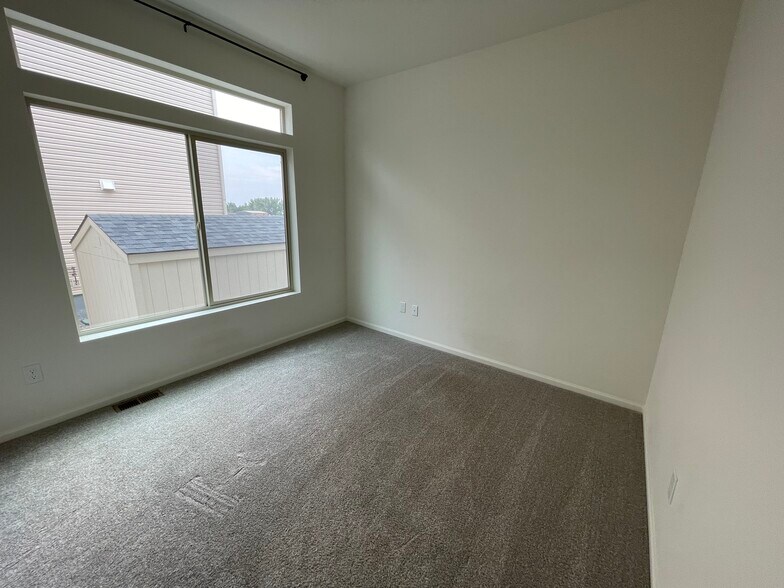 Building Photo - 8659 Tranquil Knoll Ln