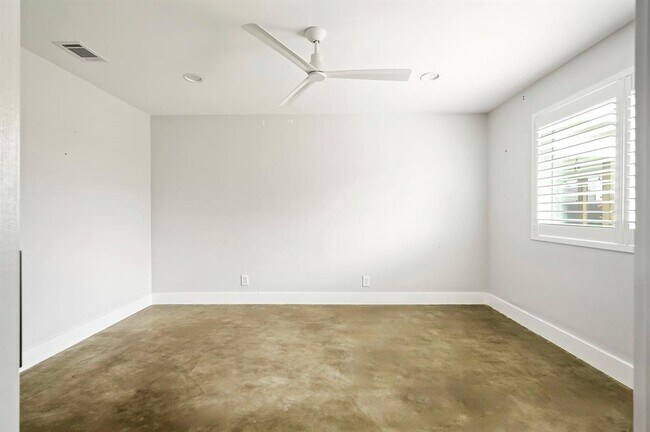 Building Photo - 2513 Broken Oak Dr