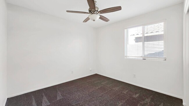 Building Photo - Gorgeous 4 year old home!