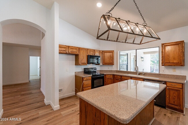 Building Photo - 1449 W Antiqua Dr