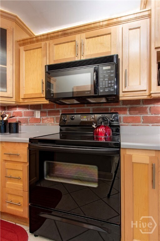 Building Photo - 760 E Campus Rd