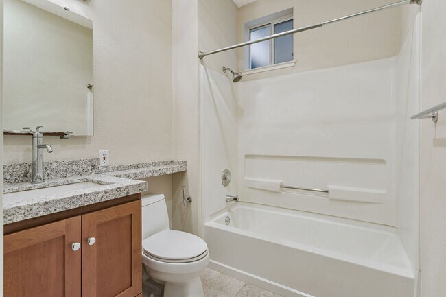 Building Photo - 2-Bedroom Condo in Prime Sunnyvale Location Near Tech Hubs