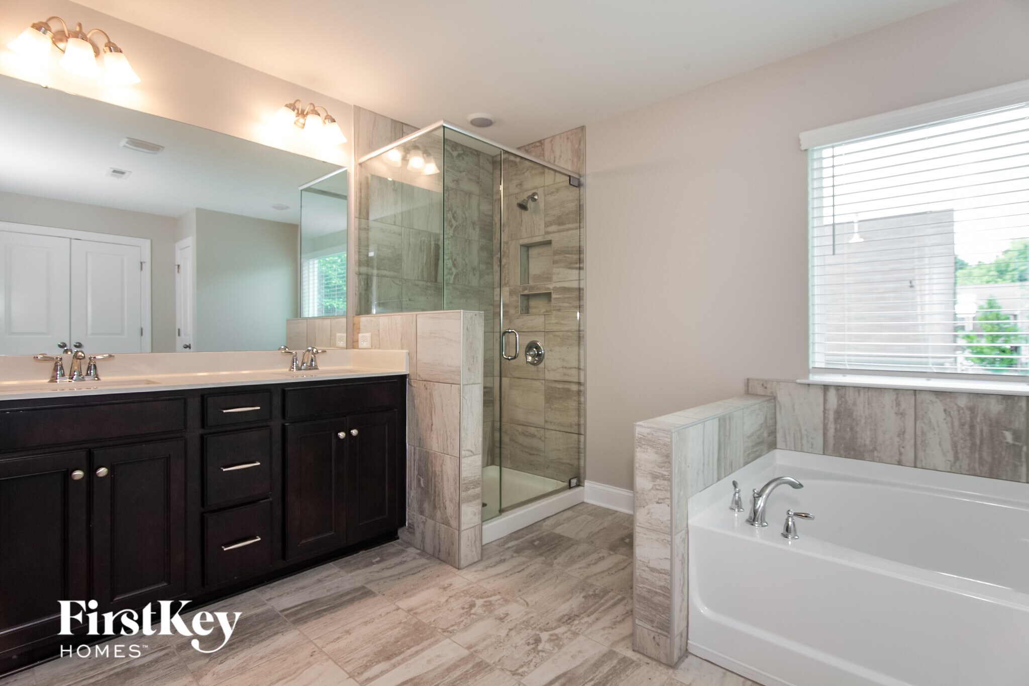 Building Photo - 3611 Alamito Ln