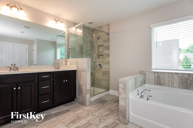 Building Photo - 3611 Alamito Ln