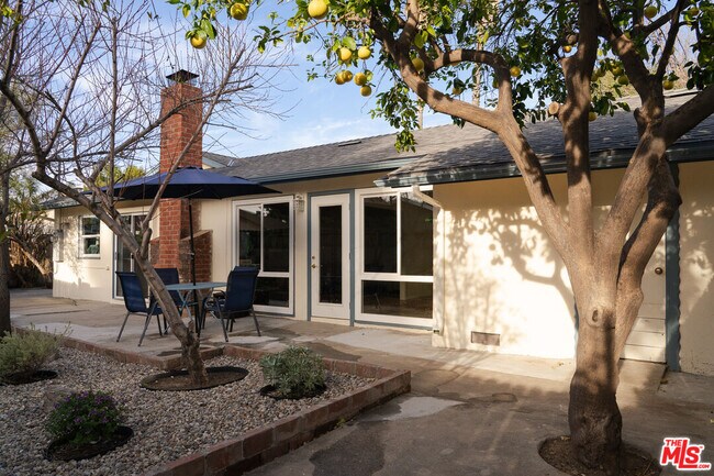 Building Photo - 22736 Cantlay St