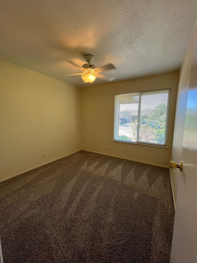 Building Photo - ROSEMONT 3 BR 2 BA House