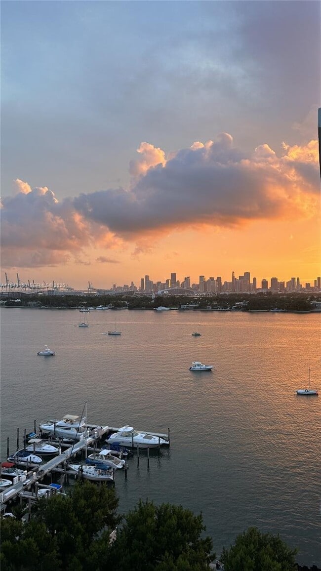 Building Photo - 1000 West Ave