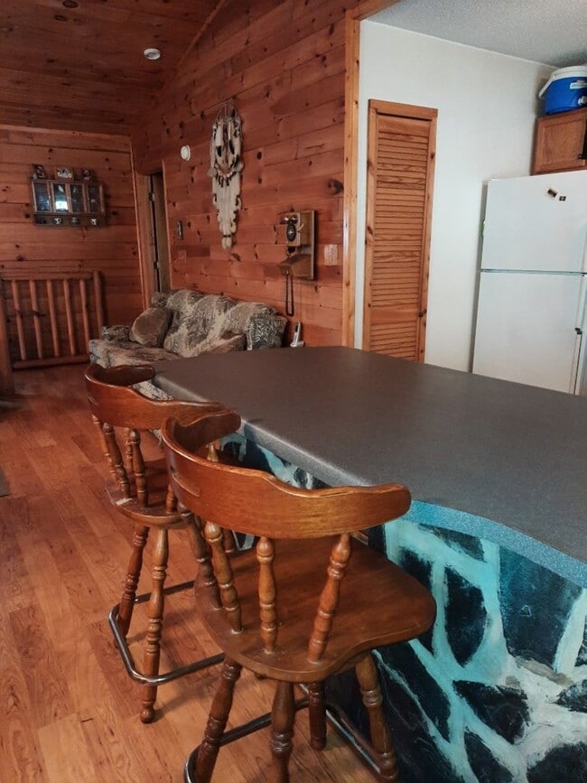 Building Photo - $1,600 - 4 Bedroom 2 Bathroom Furnished Log Cabin on the Creek