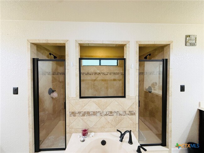 Building Photo - 6403 Flag Stone Dr