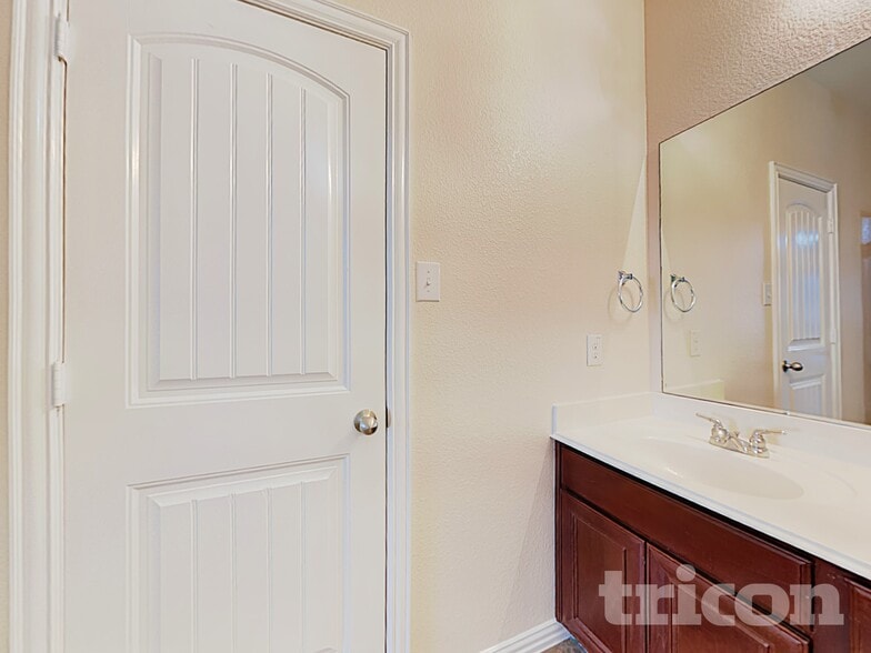 Building Photo - 8536 Cherry Bark Ln