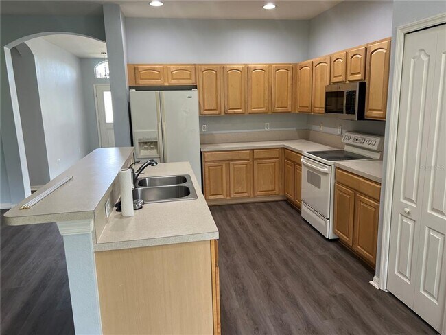 Building Photo - 3207 Banyan Hill Ln