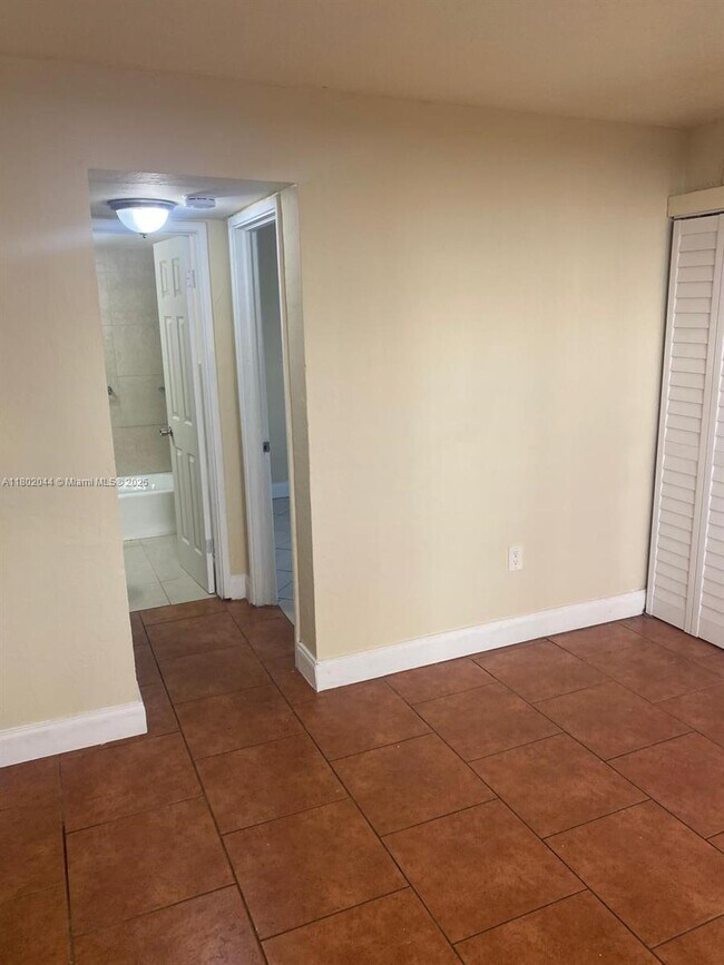 Primary Photo - 1319 NW 60th St