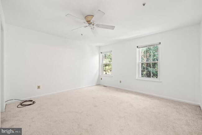 Building Photo - 1430 Redwood Ct