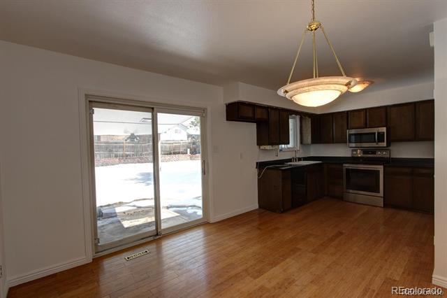 Building Photo - 6233 W Caley Ave