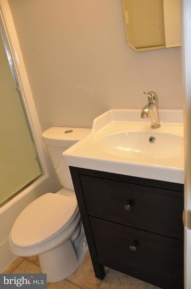 Building Photo - 9705 Glen Ave