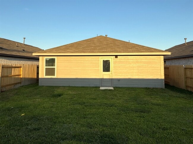 Building Photo - 6831 Flowering Ginger Ln