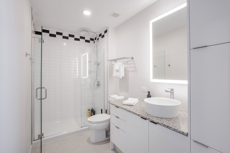 Building Photo - 9-JAN-JAN E 4th St