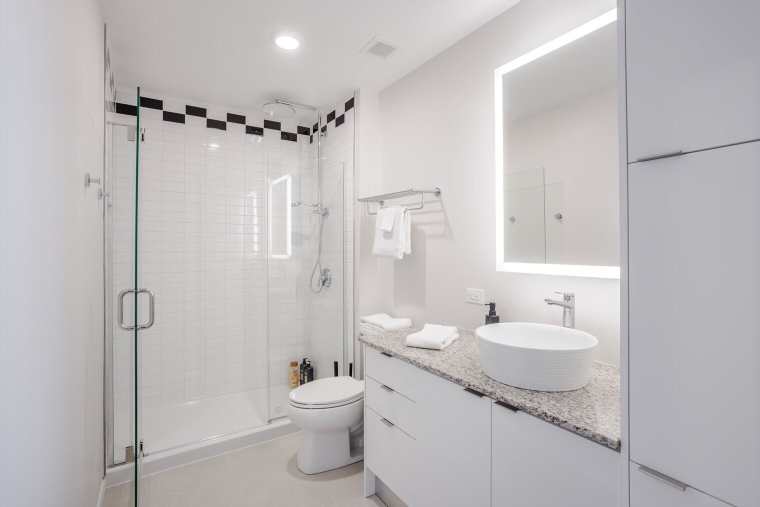 Building Photo - 9-JAN-JAN E 4th St