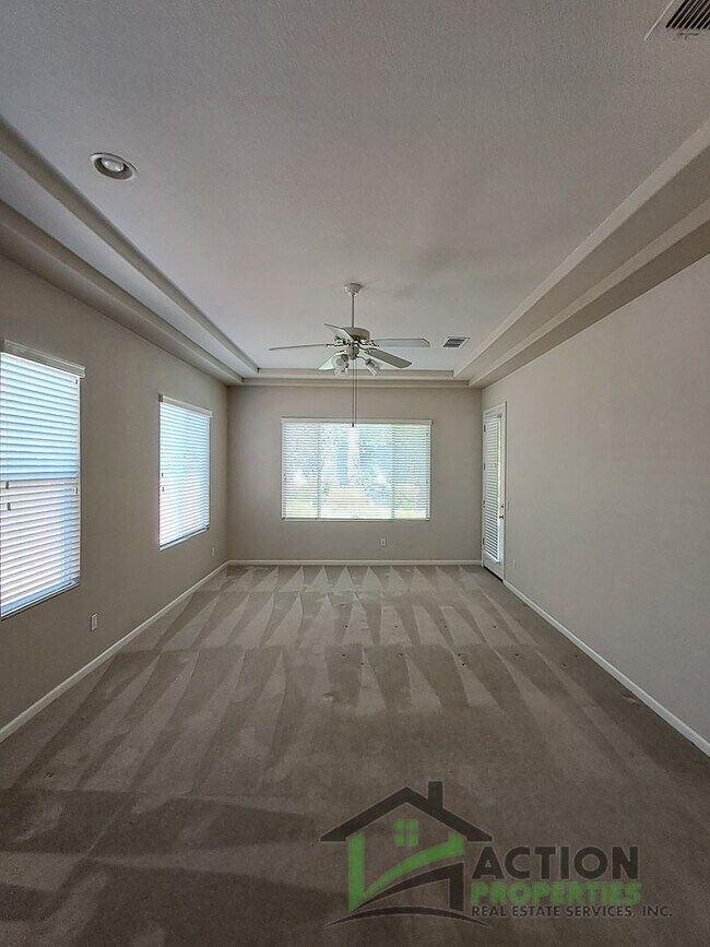 Building Photo - 400 Dumas Ct