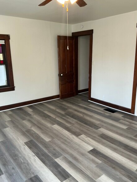 Building Photo - 30 S 13th St