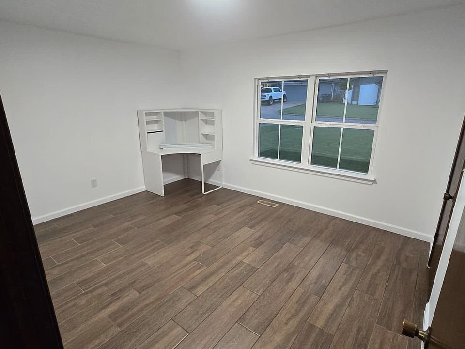 Building Photo - 8912 N Markwell Ave