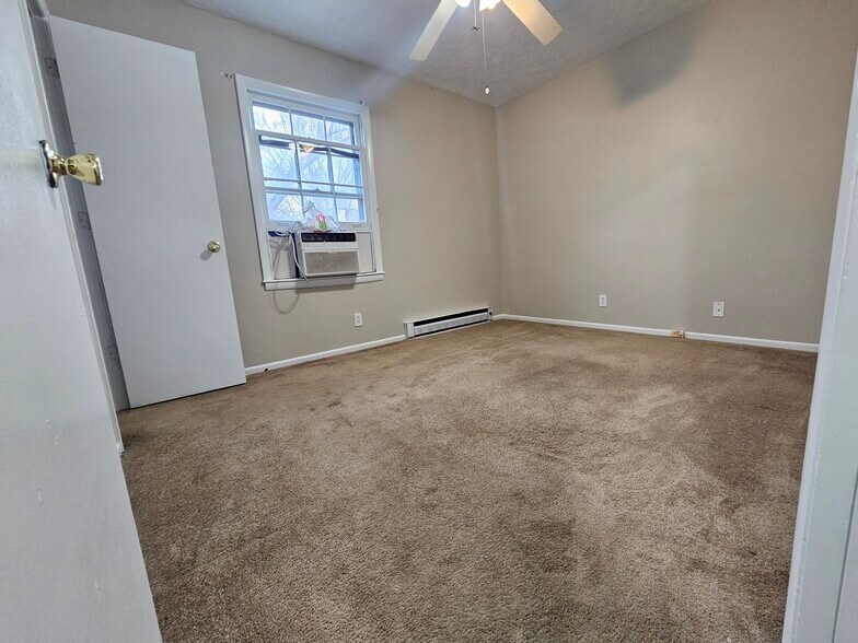 Building Photo - 4820 Gillespie Dr