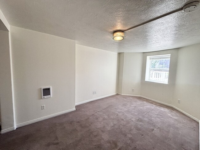 Building Photo - 517 E 500 S