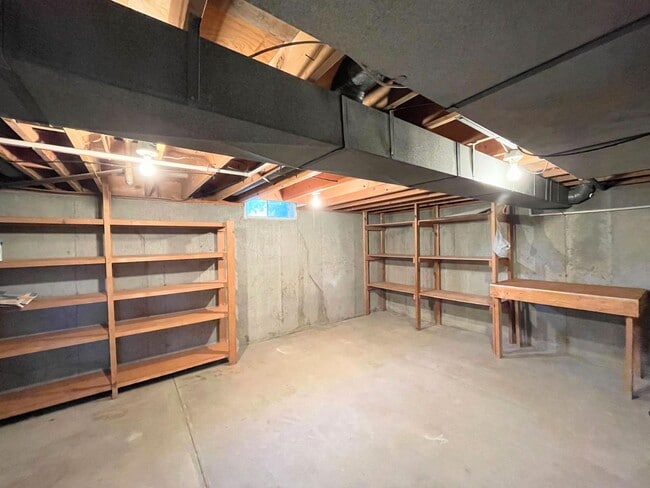 Building Photo - Comfortable 3 Bedroom 2 Bath House in Beau...