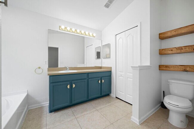 Building Photo - 843 Bonaparte Landing Ct