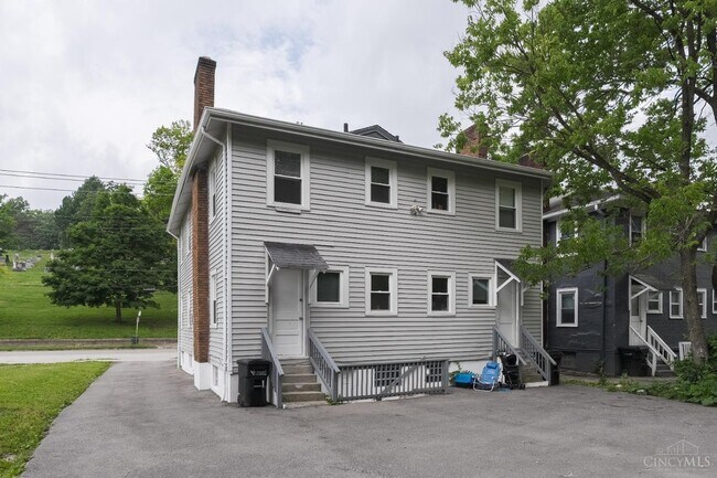 Building Photo - Bright 1-Bed in Clifton — Hardwood Floors, Off-Street Parking, Water Included