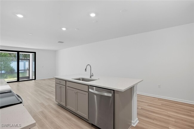 Building Photo - 27883 Radiant Ct