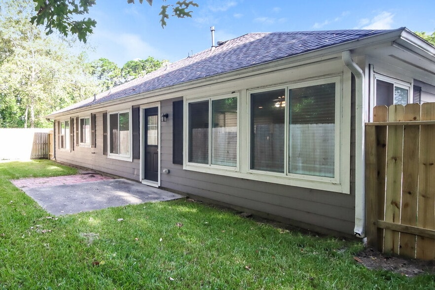 Building Photo - 18154 Windy Oaks Ct