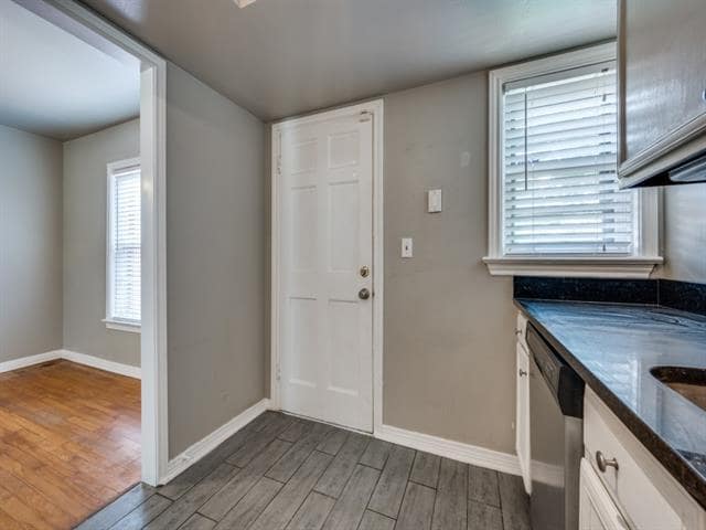 Building Photo - 6450 Bordeaux Ave