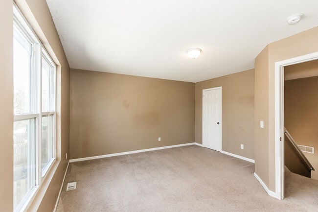 Building Photo - 2606 Deerfield Blvd