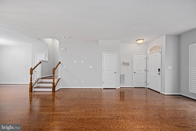 Building Photo - 214 Almond Dr