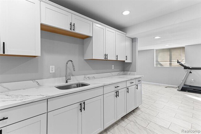 Building Photo - 30575 Hogan Ln