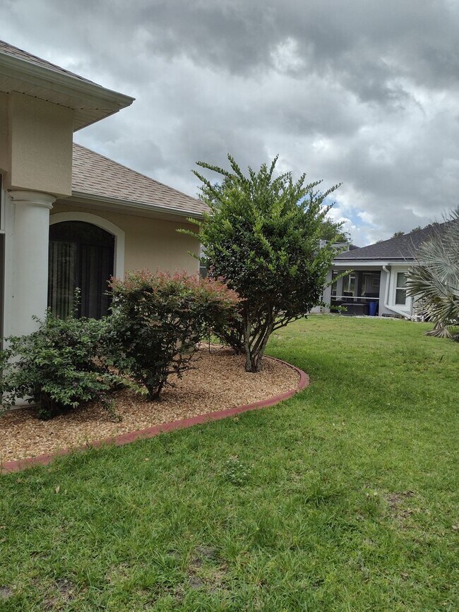 Building Photo - 592 Dowling Cir