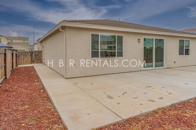 Building Photo - Modern & Spacious SINGLE STORY 4-Bedroom Home in Manteca – Fresh Updates & Comfortable Living