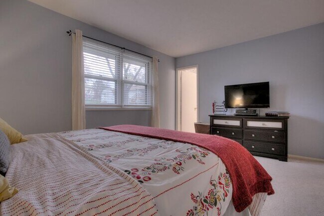 Building Photo - 307 Marian Ave