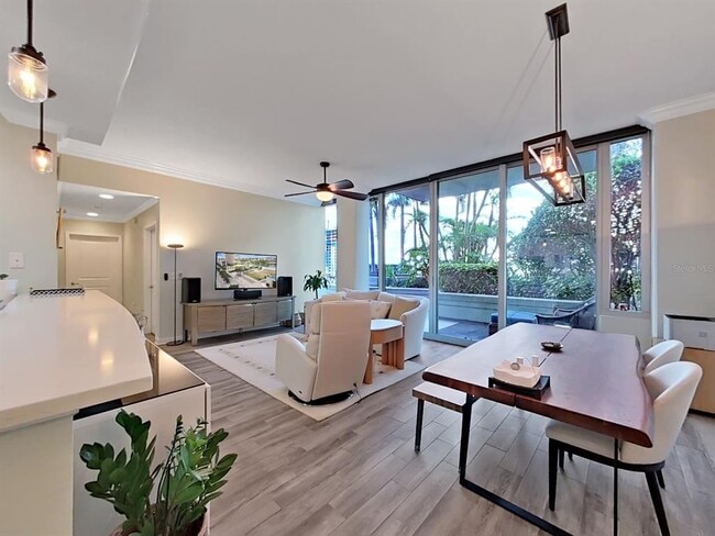 Building Photo - 777 N Ashley Dr