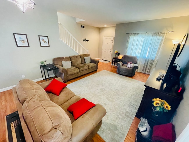 Building Photo - 46249 Via La Colorada