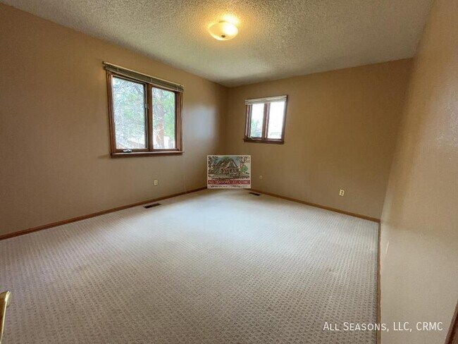 Building Photo - 2401 Virgo Dr