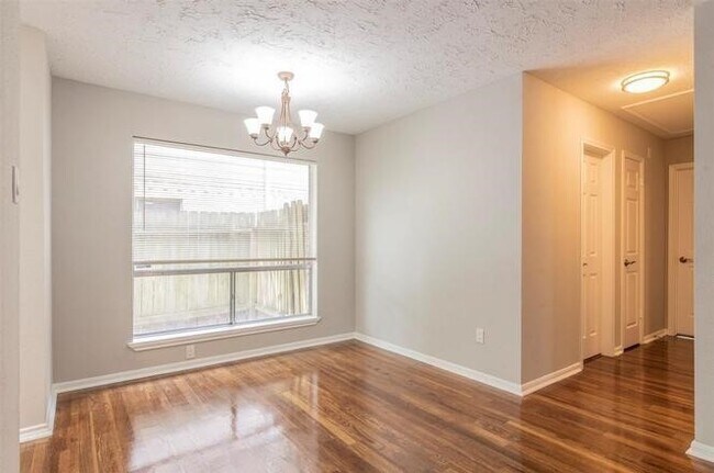 Building Photo - 12106 Essenbruk Dr