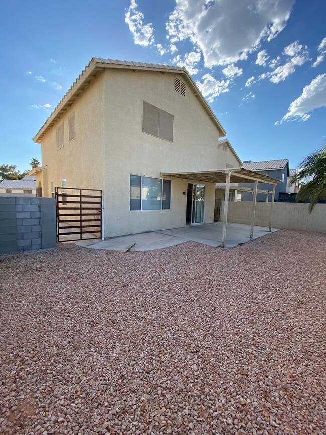 Building Photo - AMERICANA Property Mgmt - Freshly remodeled 4 beds-2 story house in the East