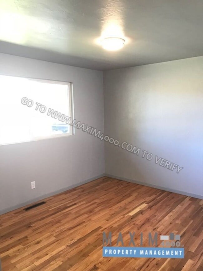 Building Photo - 121 Orchard Ave